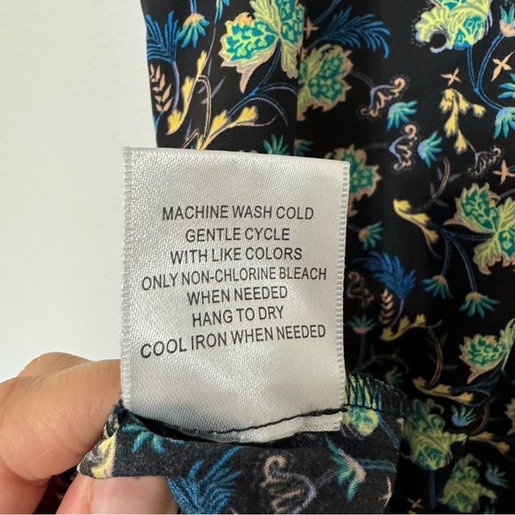 ModCloth Floral Sleeveless Blouse—S - Picture 9 of 9